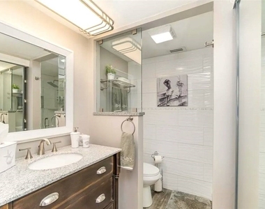 5255 Coronado Parkway - Photo Thumbnail 11