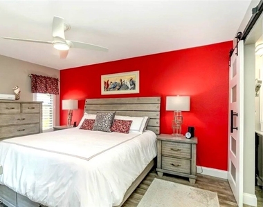 5255 Coronado Parkway - Photo Thumbnail 9