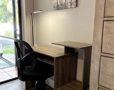 5255 Coronado Parkway - Photo Thumbnail 20