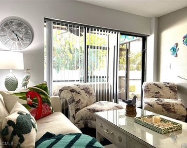 5255 Coronado Parkway - Photo Thumbnail 8