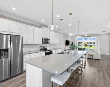 4607 Arboretum Circle - Photo Thumbnail 2
