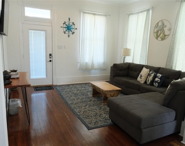 2310 33rd Street - Photo Thumbnail 5