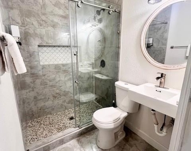 2310 33rd Street - Photo Thumbnail 6