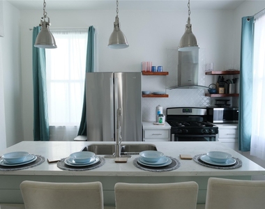 2310 33rd Street - Photo Thumbnail 2