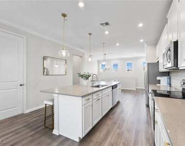 4607 Arboretum Circle - Photo Thumbnail 19