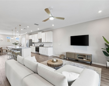 4607 Arboretum Circle - Photo Thumbnail 16
