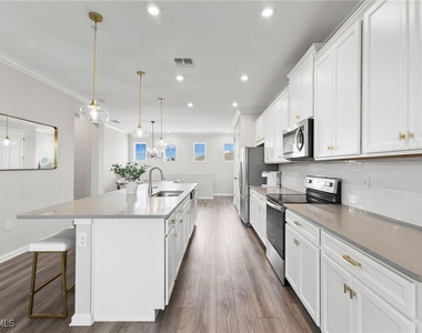 4607 Arboretum Circle - Photo Thumbnail 20