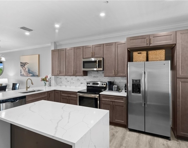 9727 Acqua Court - Photo Thumbnail 3