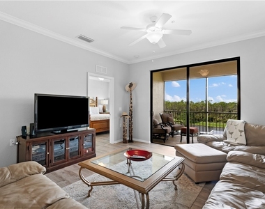 9727 Acqua Court - Photo Thumbnail 8