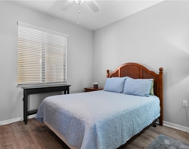 9727 Acqua Court - Photo Thumbnail 5