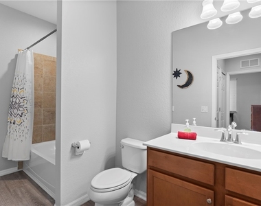 9727 Acqua Court - Photo Thumbnail 10
