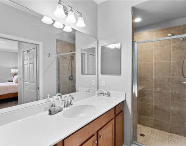 9727 Acqua Court - Photo Thumbnail 14