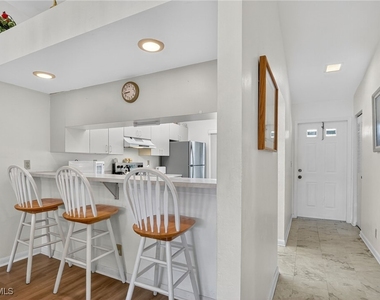 4210 Looking Glass Lane - Photo Thumbnail 9