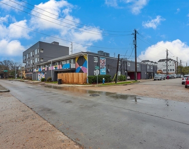 1840 Richmond Avenue - Photo Thumbnail 12