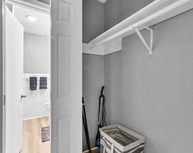 1840 Richmond Avenue - Photo Thumbnail 10