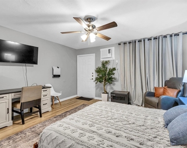 1840 Richmond Avenue - Photo Thumbnail 4