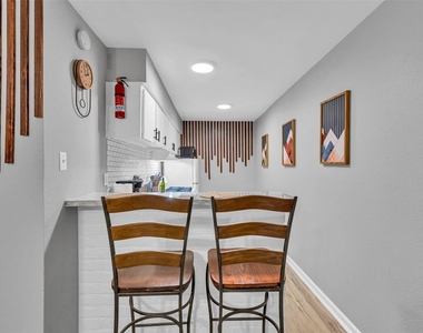 1840 Richmond Avenue - Photo Thumbnail 5