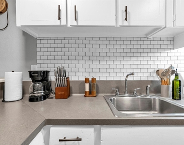 1840 Richmond Avenue - Photo Thumbnail 8