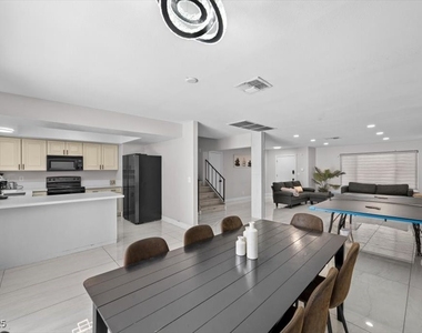 3618 Redwood Street - Photo Thumbnail 7