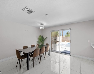 3618 Redwood Street - Photo Thumbnail 9