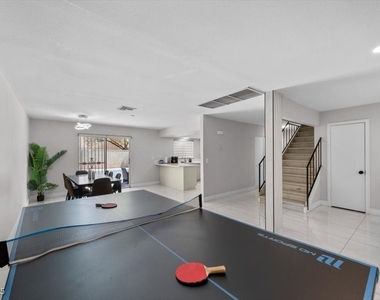 3618 Redwood Street - Photo Thumbnail 5