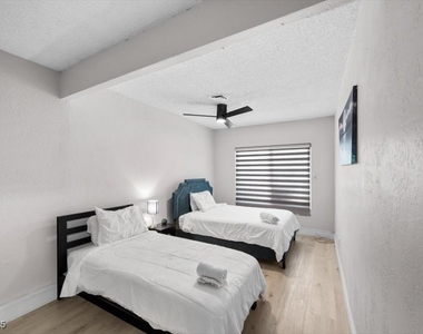 3618 Redwood Street - Photo Thumbnail 27