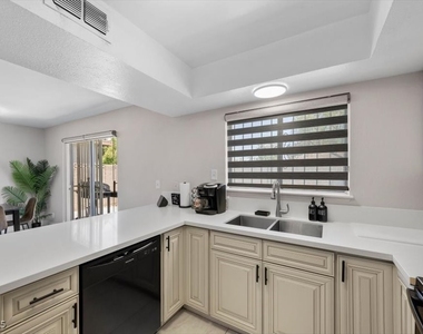 3618 Redwood Street - Photo Thumbnail 13
