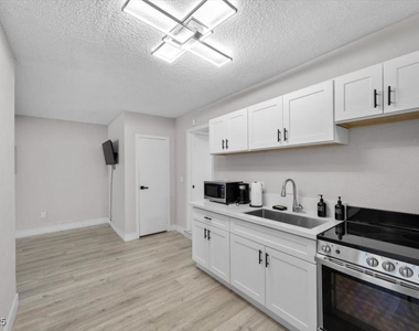 3618 Redwood Street - Photo Thumbnail 15
