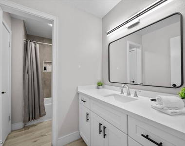 3618 Redwood Street - Photo Thumbnail 24