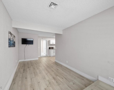 3618 Redwood Street - Photo Thumbnail 16