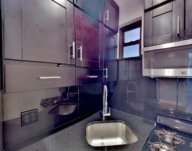 230 East 32nd Street - Photo Thumbnail 1