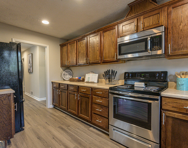 196 Etowah Drive - Photo Thumbnail 11