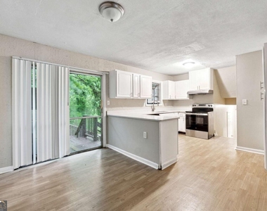 5786 Deerfield Trail - Photo Thumbnail 7