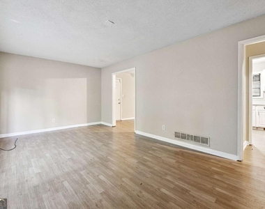 5786 Deerfield Trail - Photo Thumbnail 3