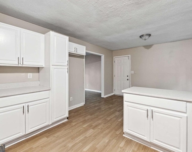 5786 Deerfield Trail - Photo Thumbnail 10