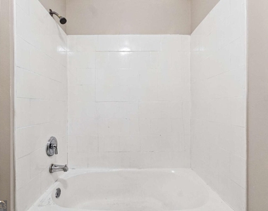5786 Deerfield Trail - Photo Thumbnail 18