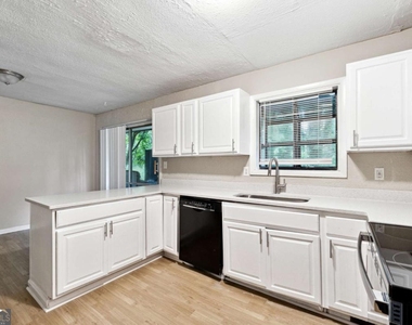 5786 Deerfield Trail - Photo Thumbnail 11