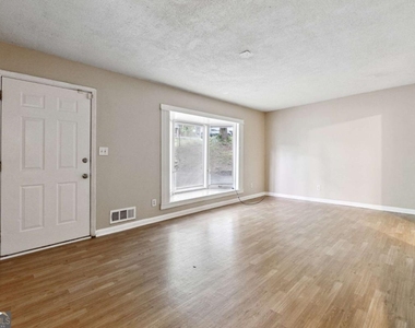 5786 Deerfield Trail - Photo Thumbnail 4