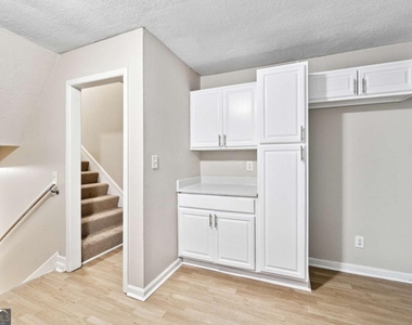 5786 Deerfield Trail - Photo Thumbnail 9