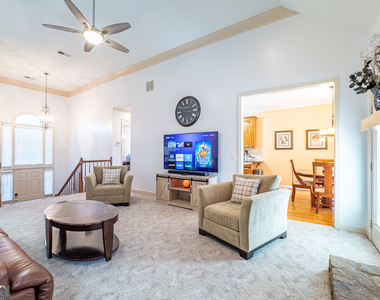 530 Waterford Drive - Photo Thumbnail 5