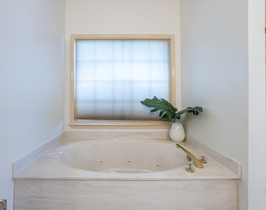 530 Waterford Drive - Photo Thumbnail 22