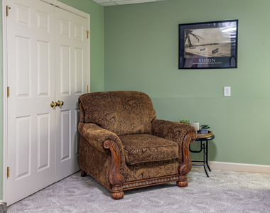 530 Waterford Drive - Photo Thumbnail 24
