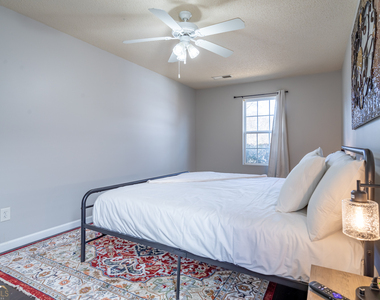 106 Middlebrook Drive - Photo Thumbnail 11