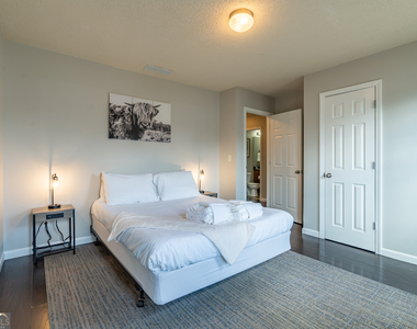 106 Middlebrook Drive - Photo Thumbnail 23
