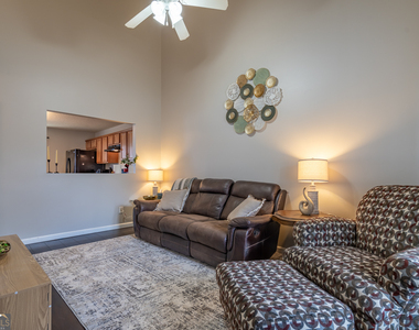 106 Middlebrook Drive - Photo Thumbnail 3