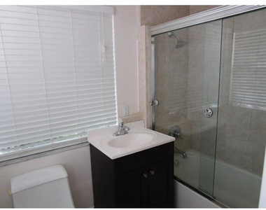 4565 N Ocean Drive - Photo Thumbnail 7