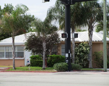 4565 N Ocean Drive - Photo Thumbnail 11