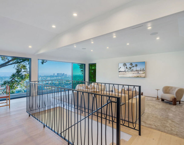 8800 Hollywood Boulevard - Photo Thumbnail 14