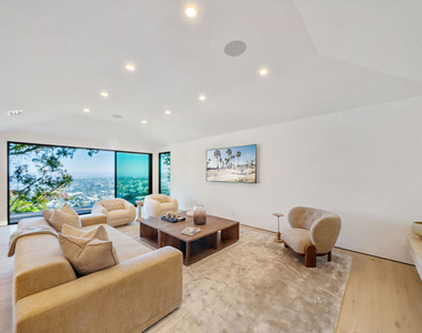 8800 Hollywood Boulevard - Photo Thumbnail 28