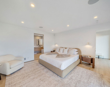8800 Hollywood Boulevard - Photo Thumbnail 36